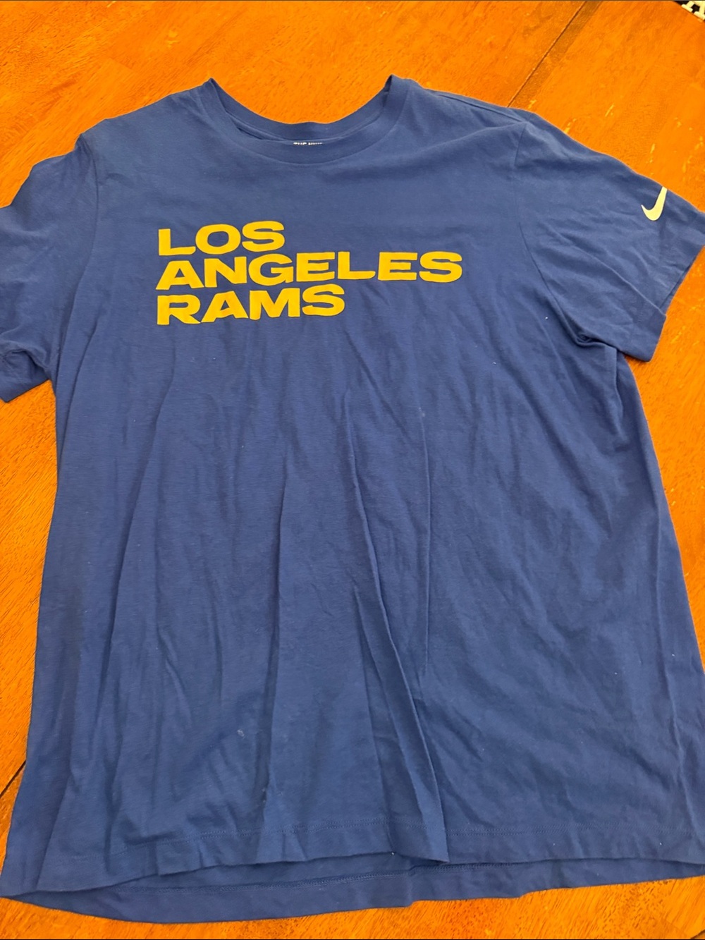 Nike Royal Blue Tee with Yellow Los Angeles Rams Text xl